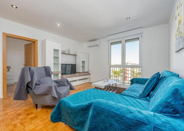 Amazing Apartment In Zadar With Kitchen