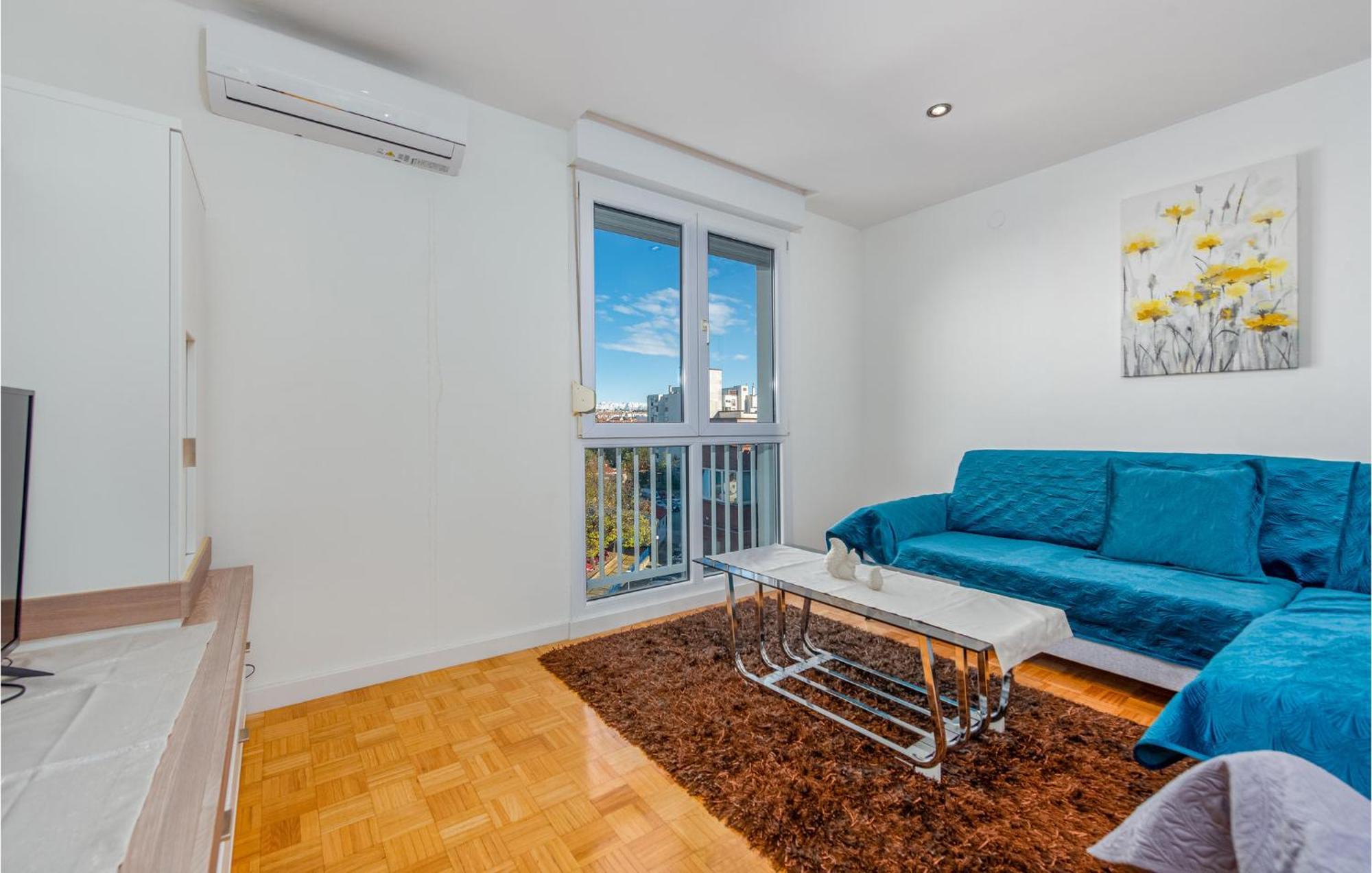 Amazing In With Kitchen Apartment
