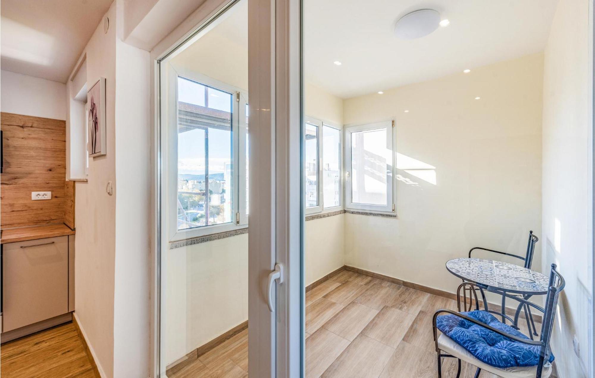 Apartment Amazing In With Kitchen Zadar